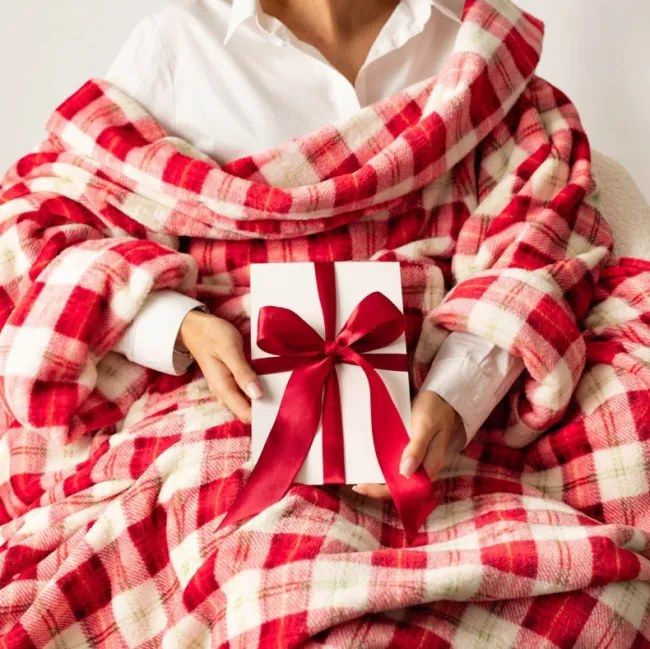 Deka ARNO s rukávmi, červená / biela 758089