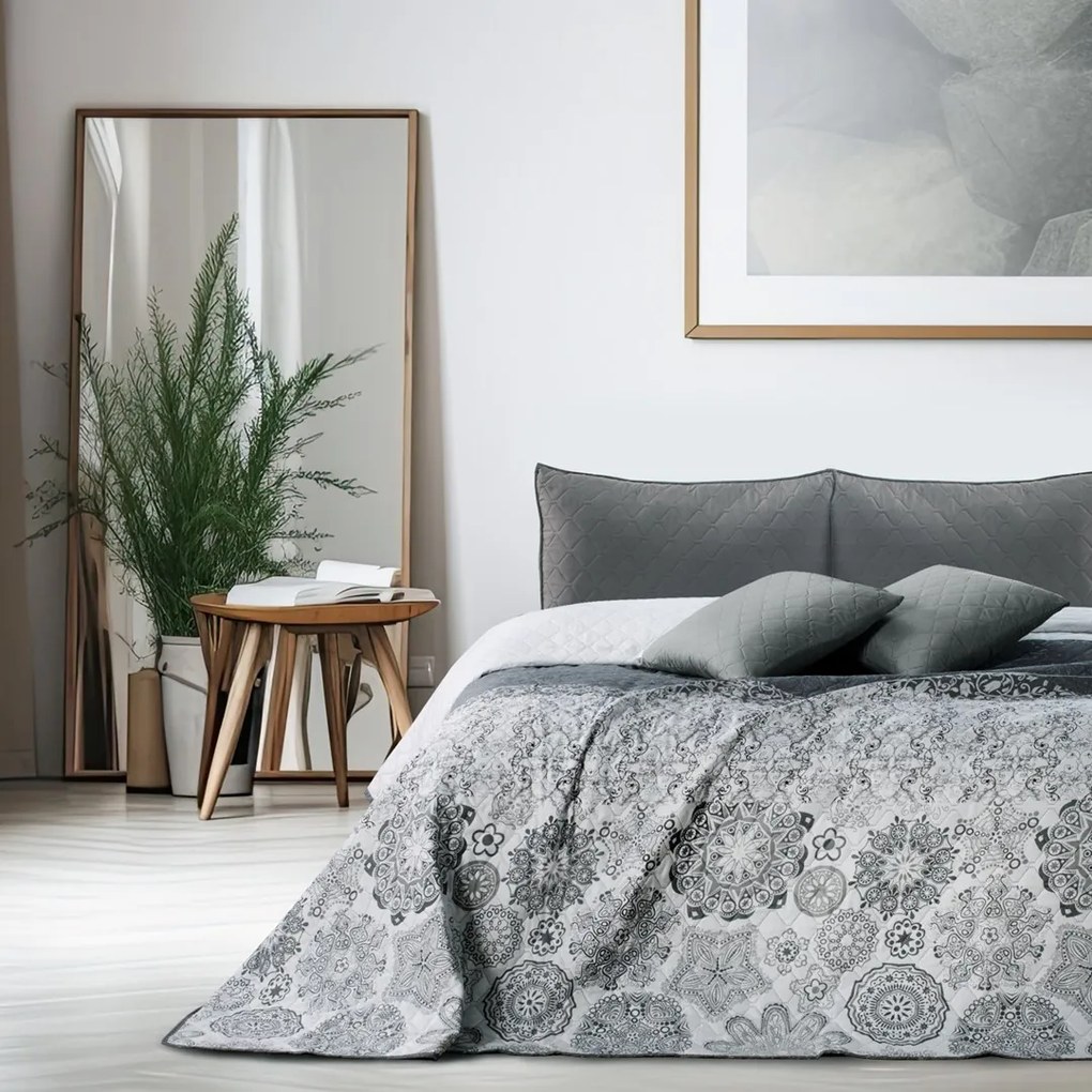 Obojstranný prehoz z mikrovlákna DecoKing Brigha bielo-sivý