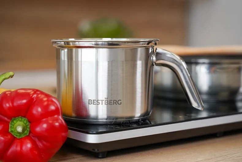 MEGAKOMBO Multifunkčný kuchynský robot BestBerg BBR-1900P + 15dielna sada riadu s mramorovým povrchom BestBerg BBSC-15 / strieborná