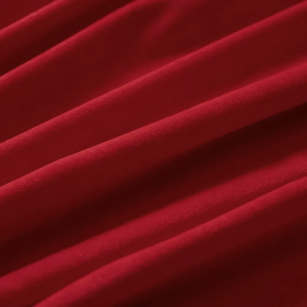 Biante Zamatový štvorcový obrus Velvet Prémium SVP-038 Sýto červený 70x70 cm