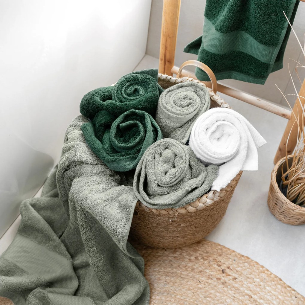 Goldea bambusový uterák/osuška - šalviovo zelený 50 x 100 cm