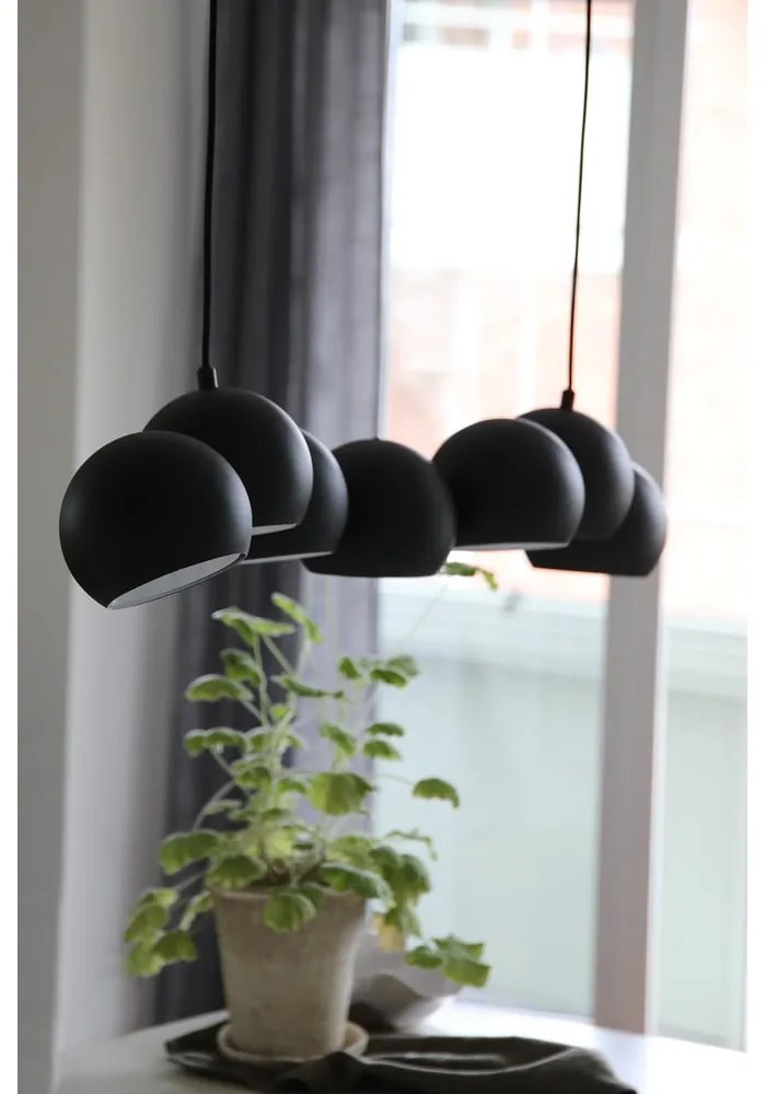 Čierne závesné svietidlo s kovovým tienidlom Cupolo – Markslöjd