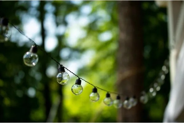 LED solárna dekoratívna svetelná reťaz 30× LED, 8 funkcií, 500 mAh, 10,6 m, IP67, teplá biela