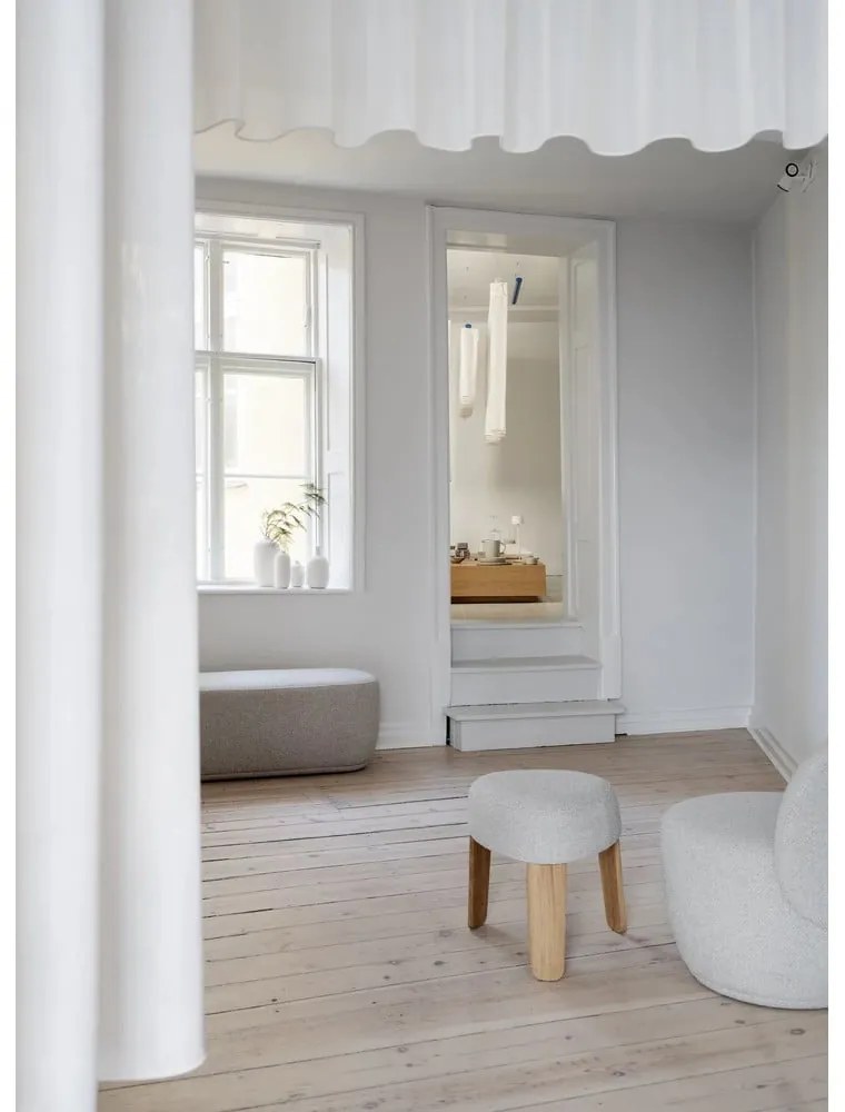 Béžový taburet z textílie bouclé KUON – Blomus