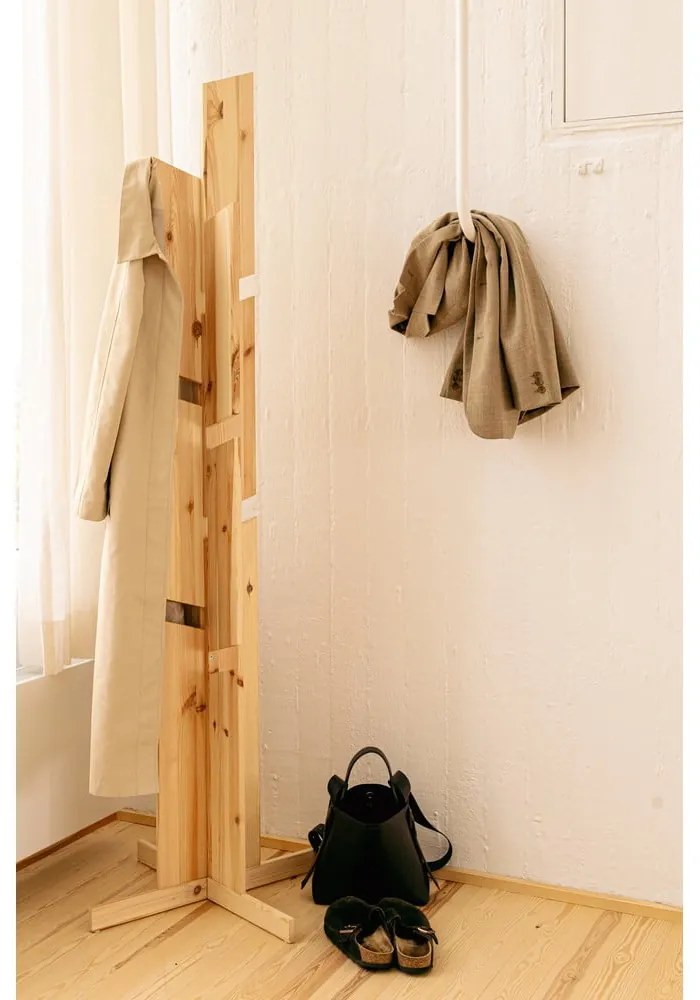 Vešiak z borovicového dreva v prírodnej farbe 60x186 cm Keeper – Karup Design