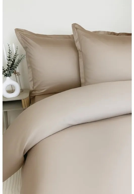 INTERMEDIC SK Luxusné saténové obliečky by Queen Plačková – béžové 140×200 / 200×220 cm Veľkosť: 200x220/2x70x90 cm