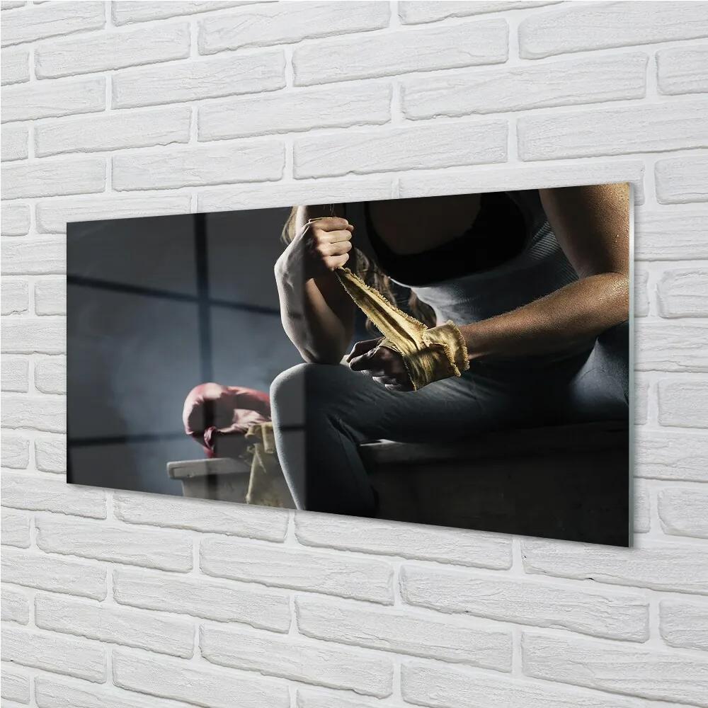 Obraz na skle Žena bandáž rukavice 120x60 cm