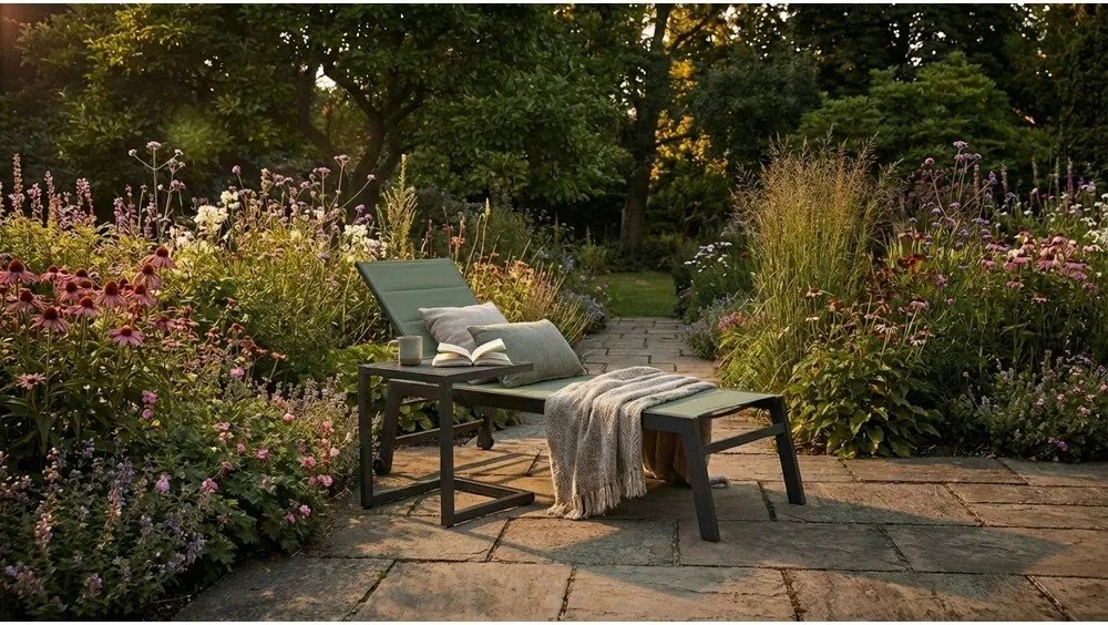 Hliníkový záhradný stolík 40x40 cm Hilde – Bizzotto