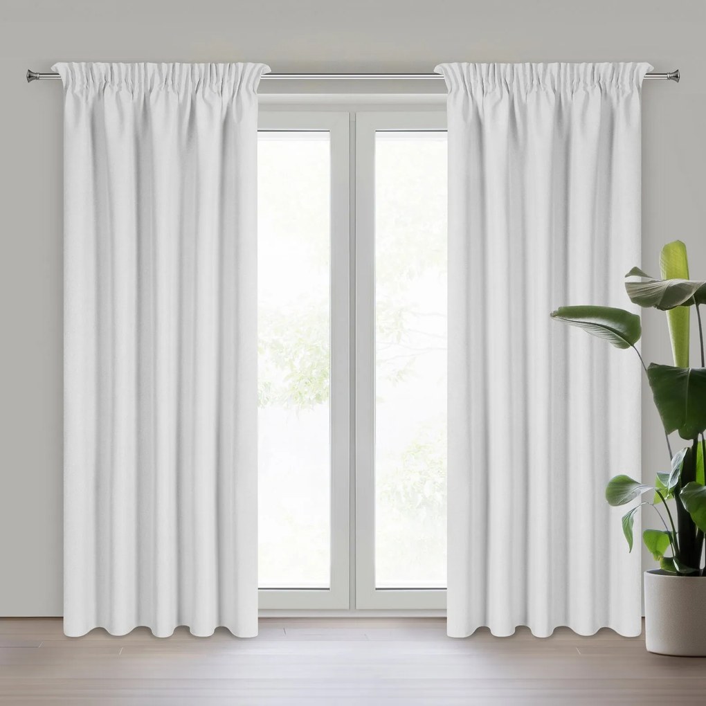 ZATEMŇOVACÍ ZÁVES (100%) NA PÁSKE SUZAN 135X270 CM STRIEBORNÁ