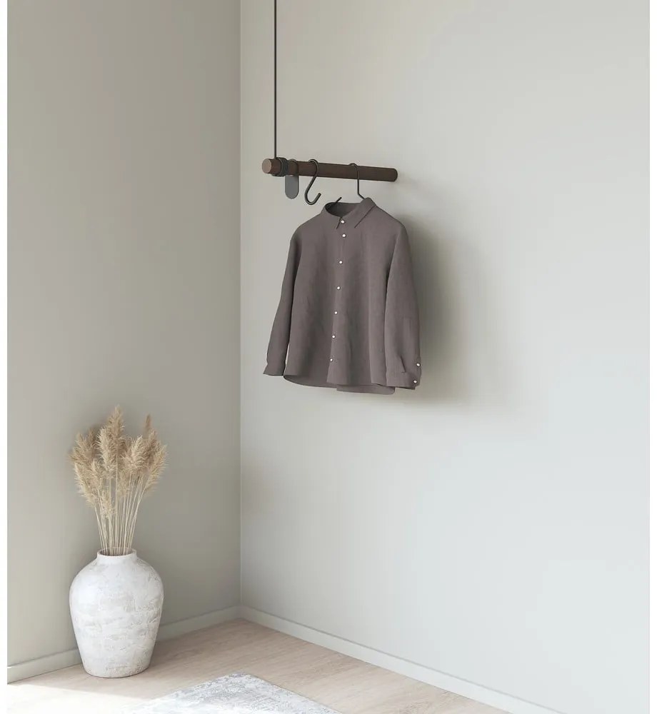 Hnedý nástenný vešiak z dubového dreva 50 cm Swing – LIND DNA