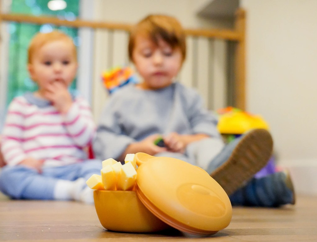 Silikónová škatuľka na desiatu s viečkom Medveď - 350 ml