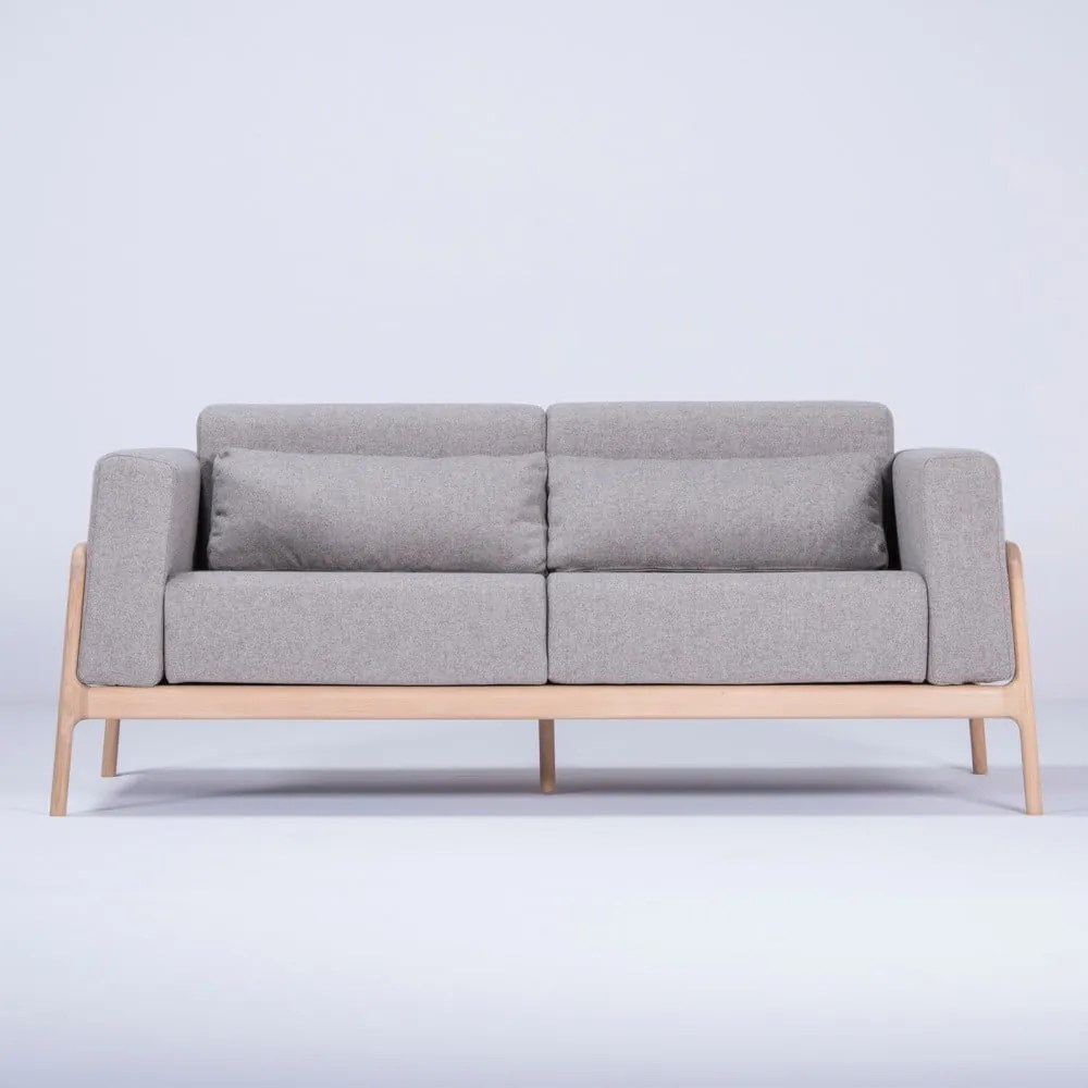 Sivá pohovka s konštrukciou z masívneho dubového dreva Gazzda Fawn, 180 cm