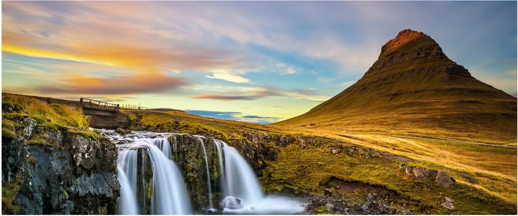 Obraz hory a vodopádov na Islande (120x50 cm)