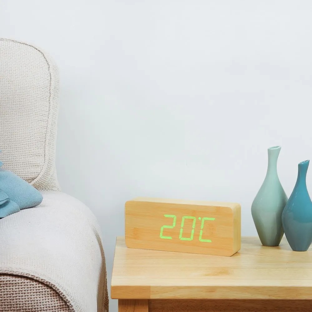 Svetlohnedý budík so zeleným LED displejom Gingko Slab Click Clock