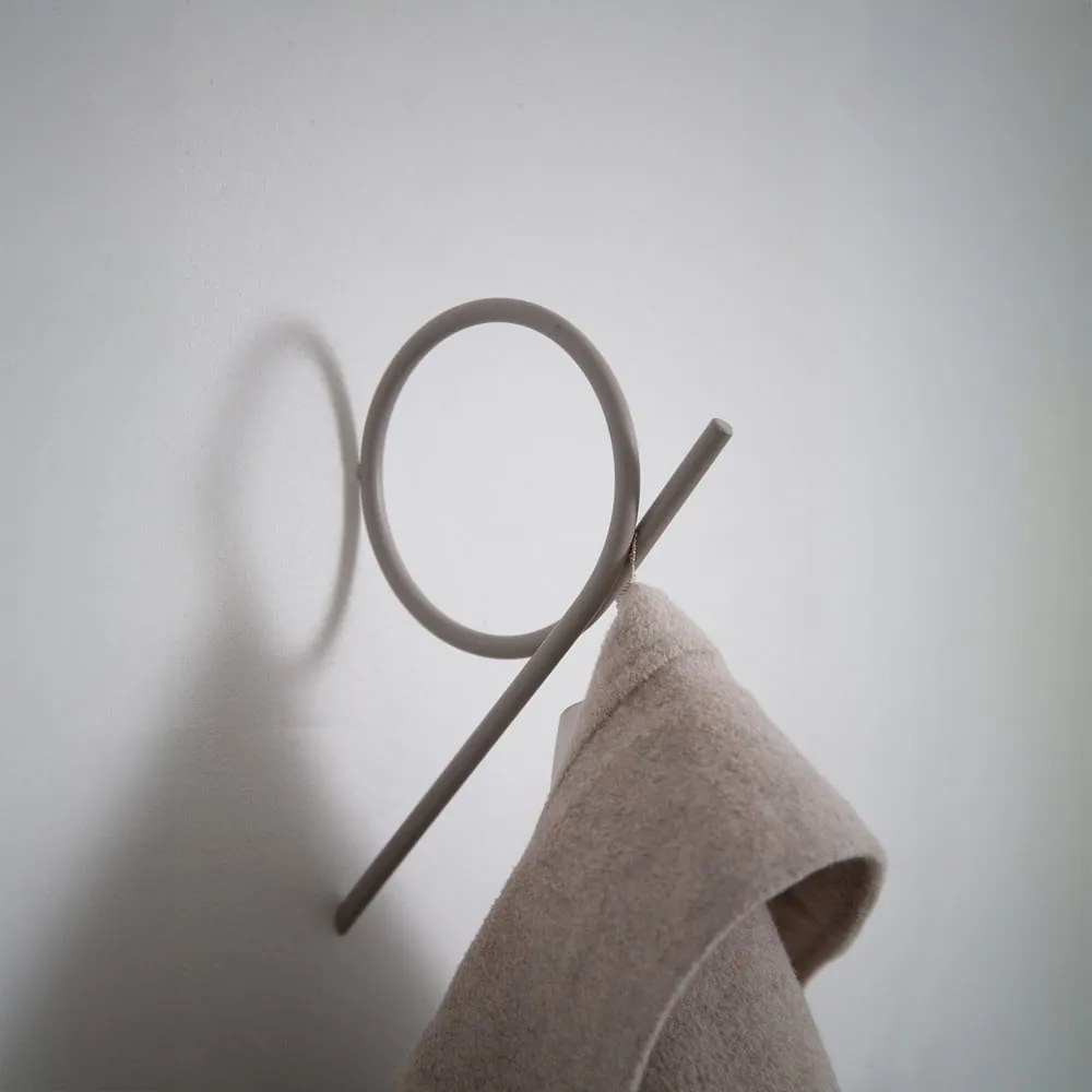 Taupe nástenný kovový háčik Tuba L – Spinder Design