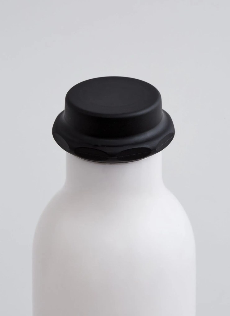 DESIGN LETTERS Fľaša na vodu Letters 500 ml F