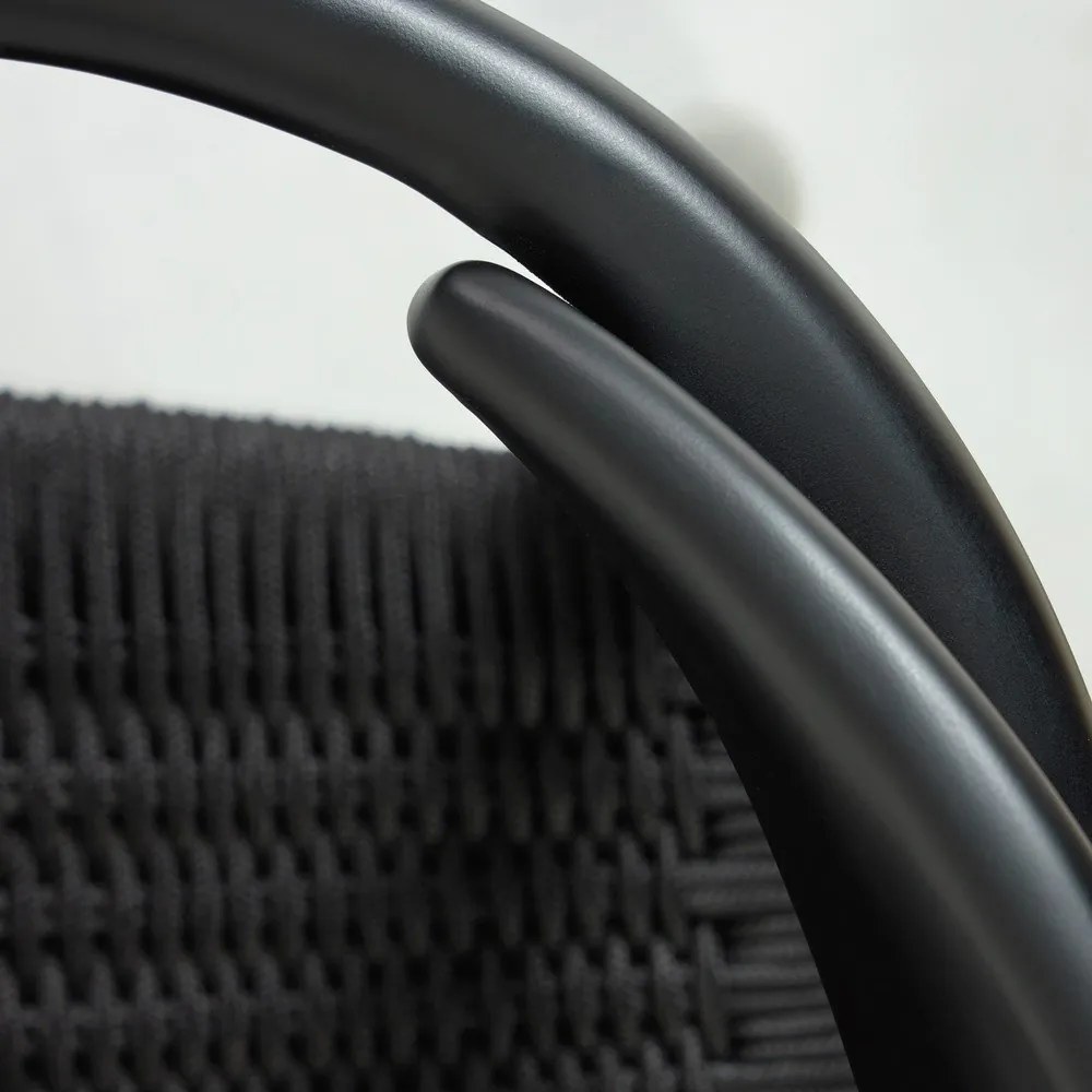 Čierna záhradná stolička z eukalyptového dreva Kave Home Glynis