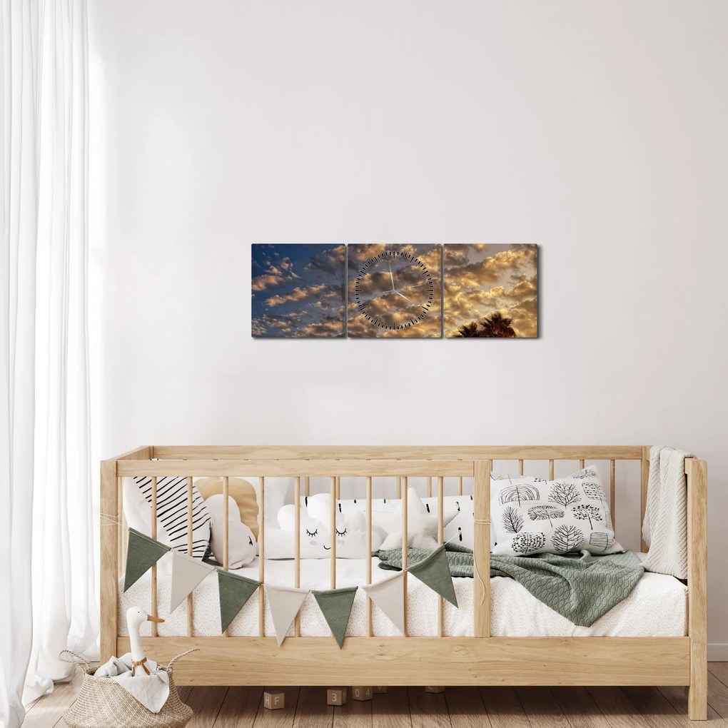 Obraz - Palmy medzi mrakmi (s hodinami) (90x30 cm)