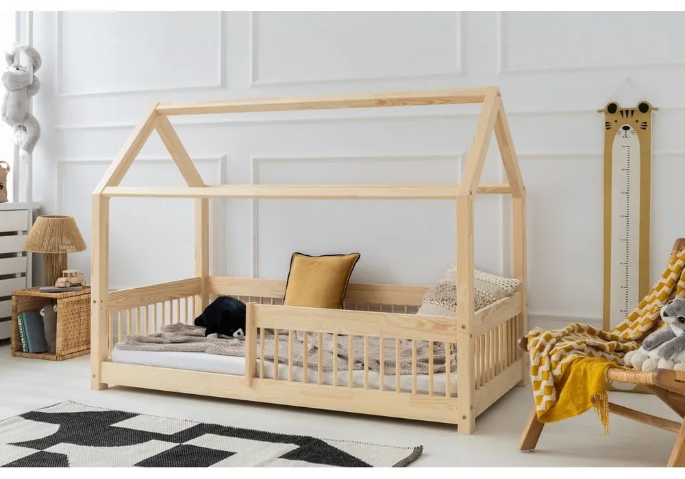 Domčeková detská posteľ z borovicového dreva v prírodnej farbe 90x160 cm Mila MBW – Adeko