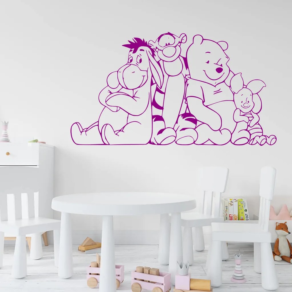 Veselá Stena Samolepka Macko Pú a kamaráti Farba: fialová, Veľkosť: 40 x 22 cm