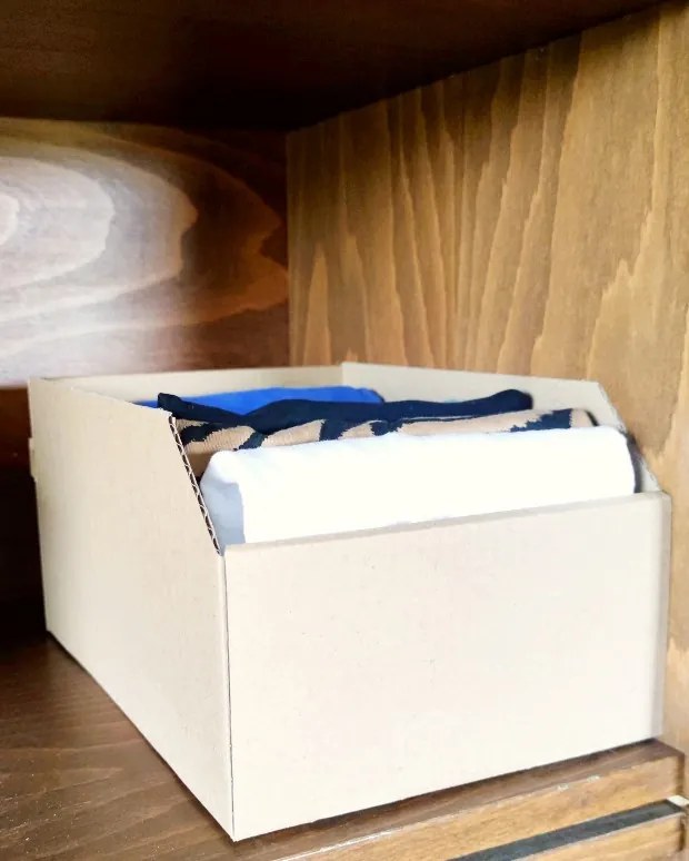 Úložné boxy na oblečenie, organizéry do skrine EKO KARTON 20 x 30 cm