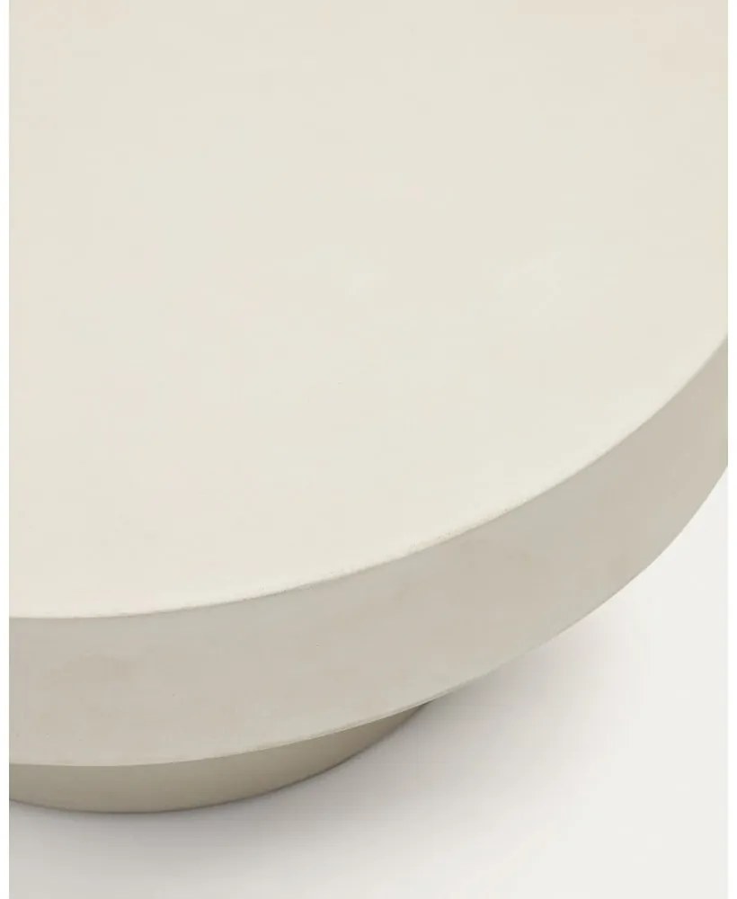 Betónový okrúhly záhradný odkladací stolík ø 66 cm Aiguablava – Kave Home