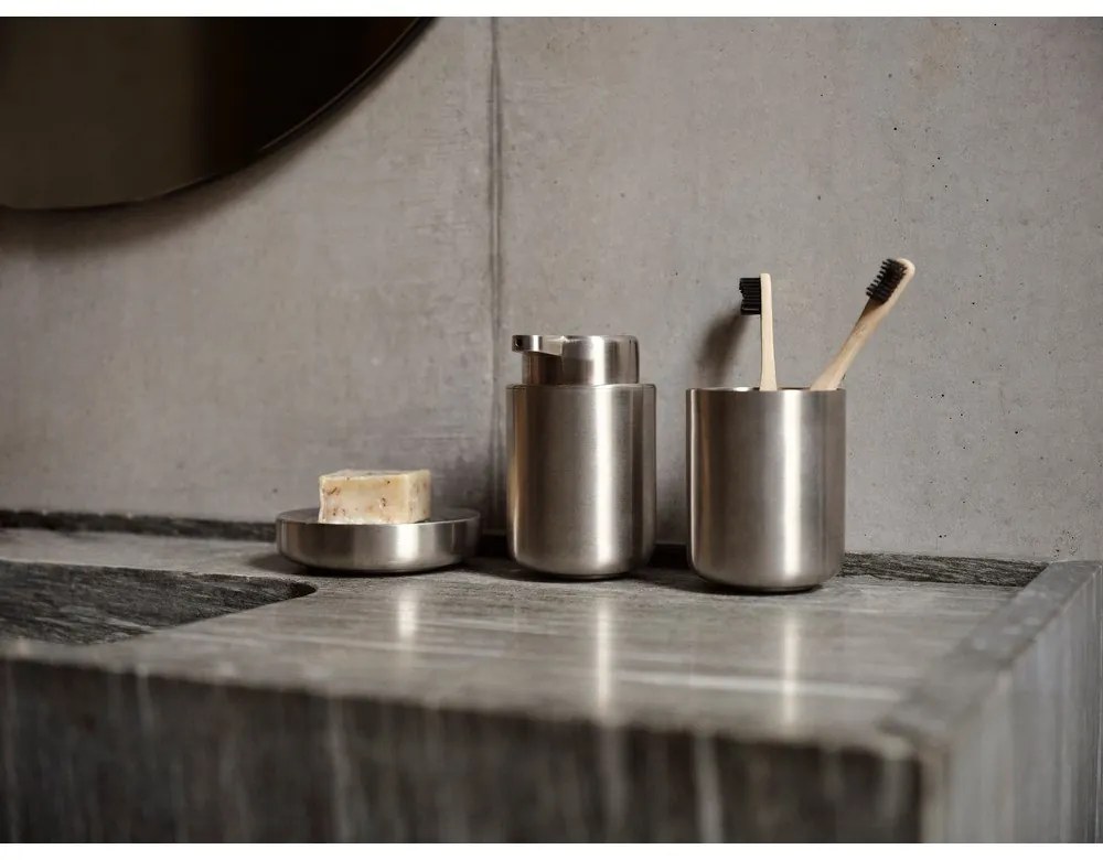 Téglik na zubné kefky z nehrdzavejúcej ocele v matne striebornej farbe Ume – Zone