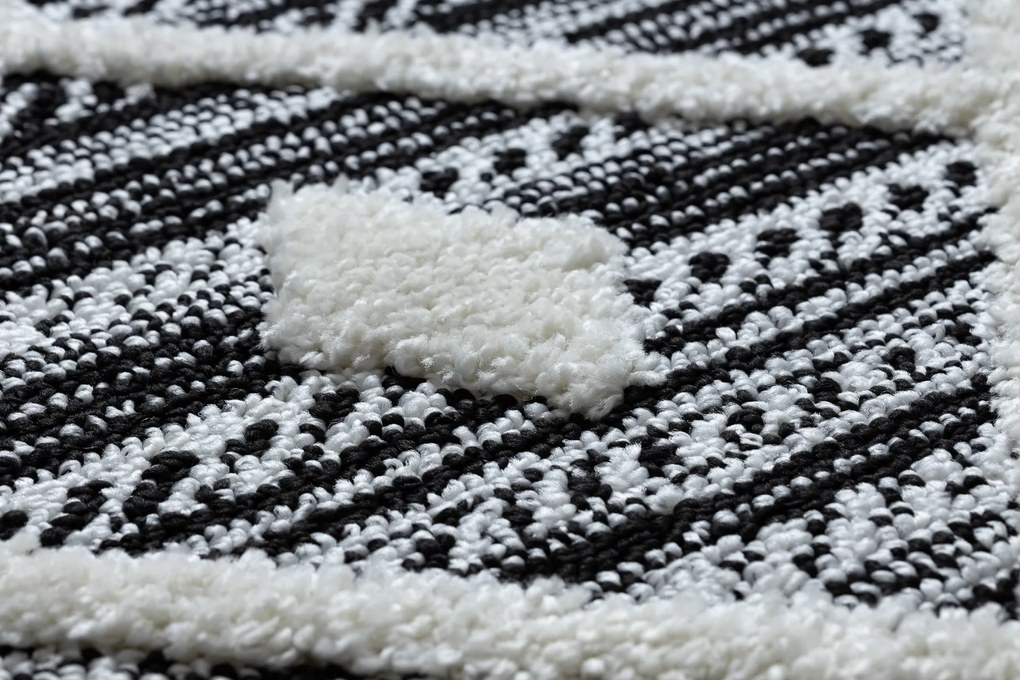 Koberec MAROC P662, čierno-biely, vzor diamant,Marocký Shaggy
