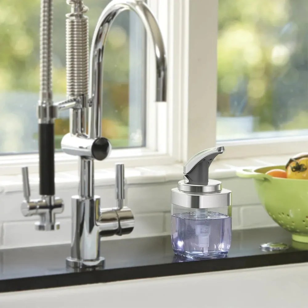 Kovový dávkovač mydla 444 ml - simplehuman