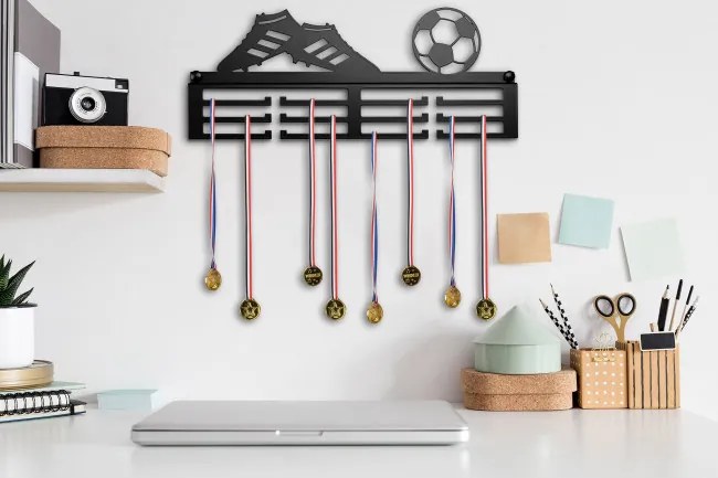 Nástenný vešiak na medaily LOPTA čierny