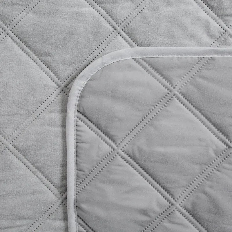 Dekorstudio Prehoz na posteľ ALARA6 v striebornej farbe Rozmer prehozu (šírka x dĺžka): 200x220cm