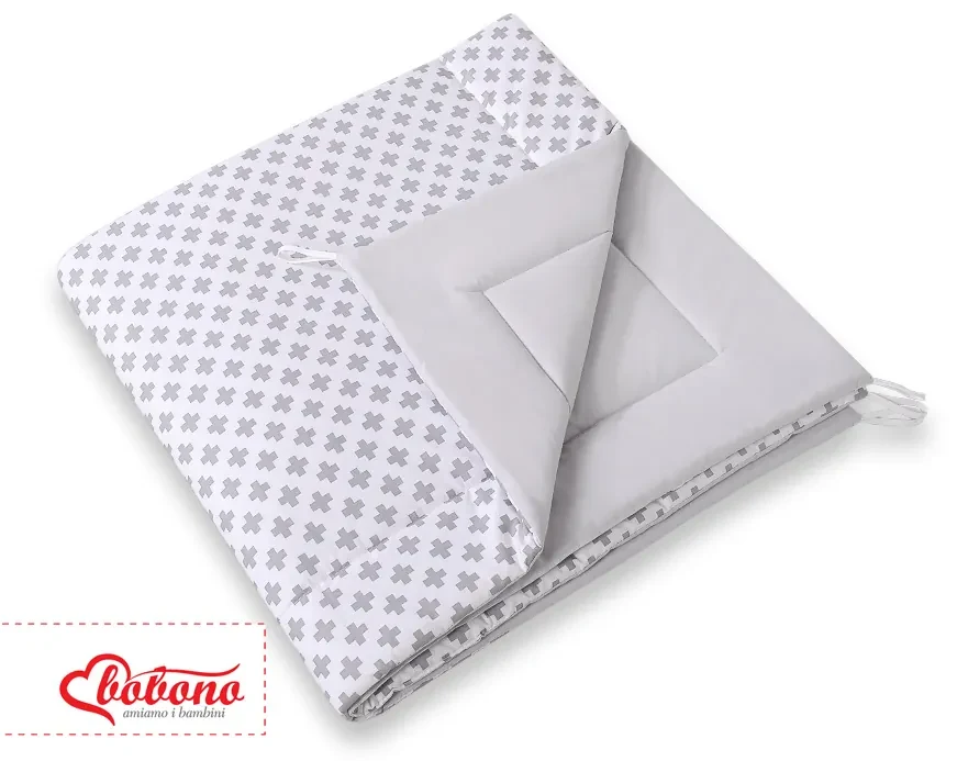 Bobono Sada MINI: Stan Teepee + podložka na hranie + dekoratívne pierka - vzor šedý kríž