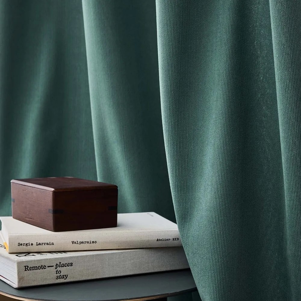 Zelený menčestrový termo záves 140x260 cm Madison – douceur d'intérieur