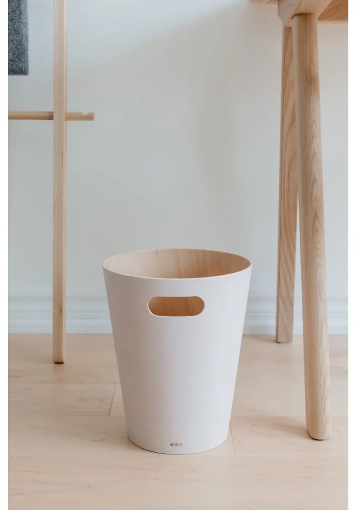 Drevený odpadkový kôš 7,5 l Woodrow – Umbra