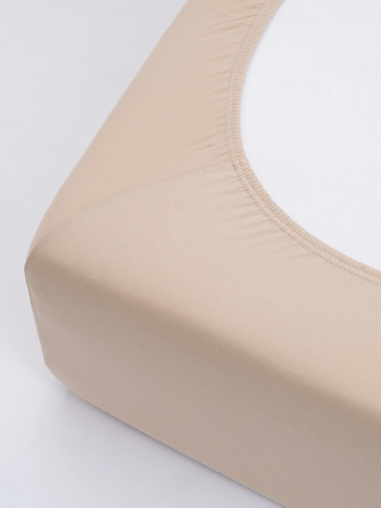 Jersey prostěradlo s elastanem 140 × 200 cm – béžové
