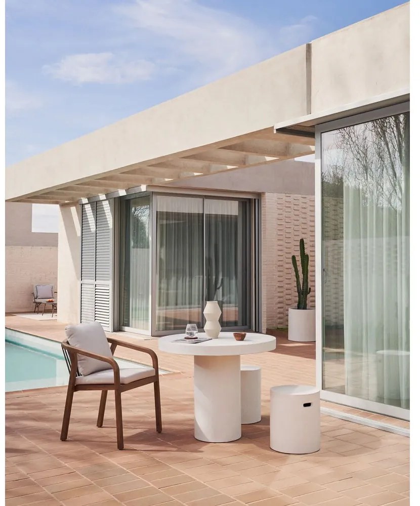 Betónový okrúhly záhradný jedálenský stôl ø 90 cm Aiguablava – Kave Home