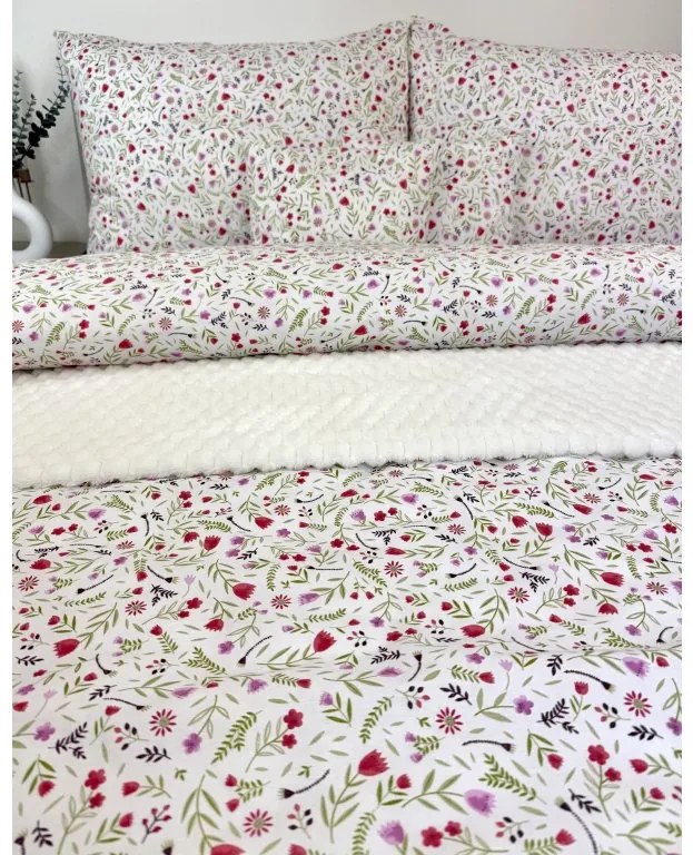 INTERMEDIC SK Bavlnená obliečka Fialové Kvietočky 140x200/70x90 cm – zapínanie na zips