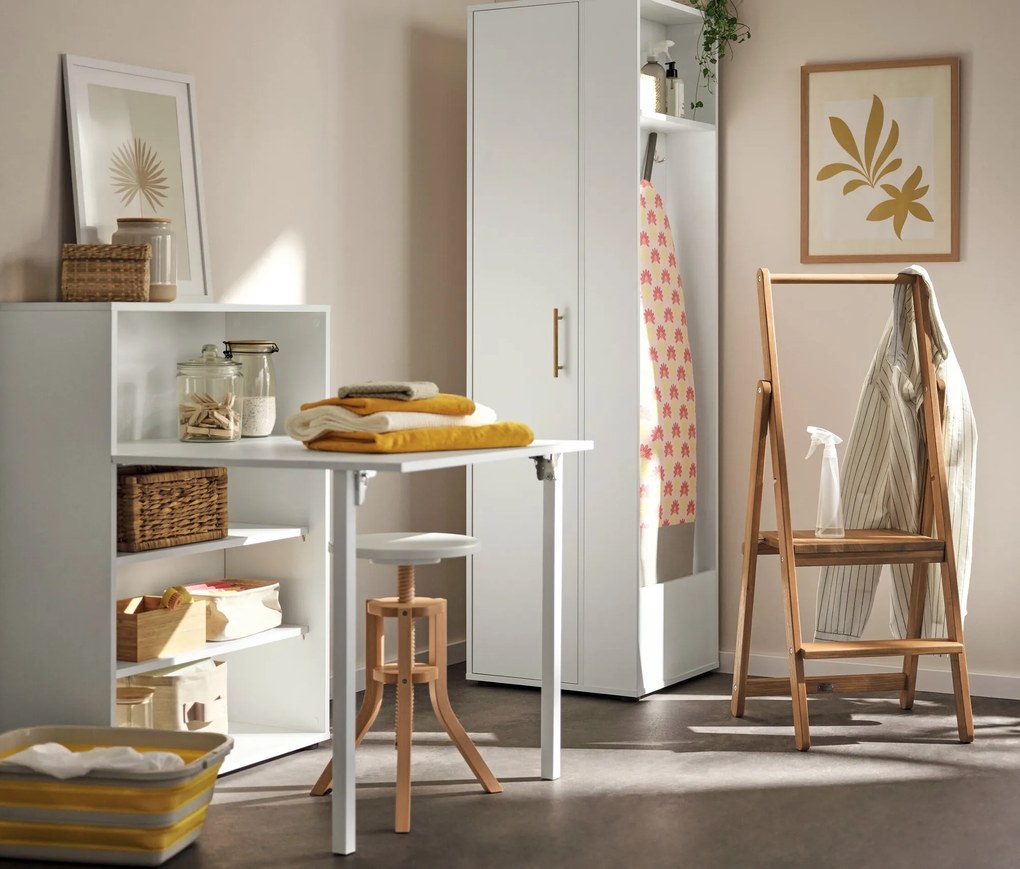 Regál s výklopným stolom