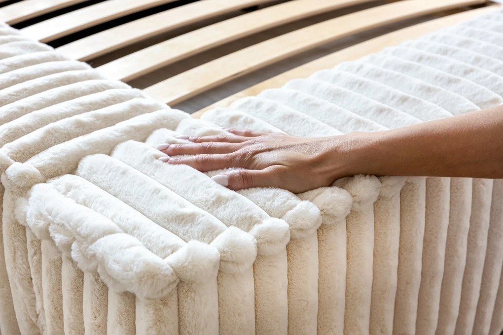 ČALÚNENÁ POSTEĽ SANTI 180x200 VITO 23 KRÉMOVÁ