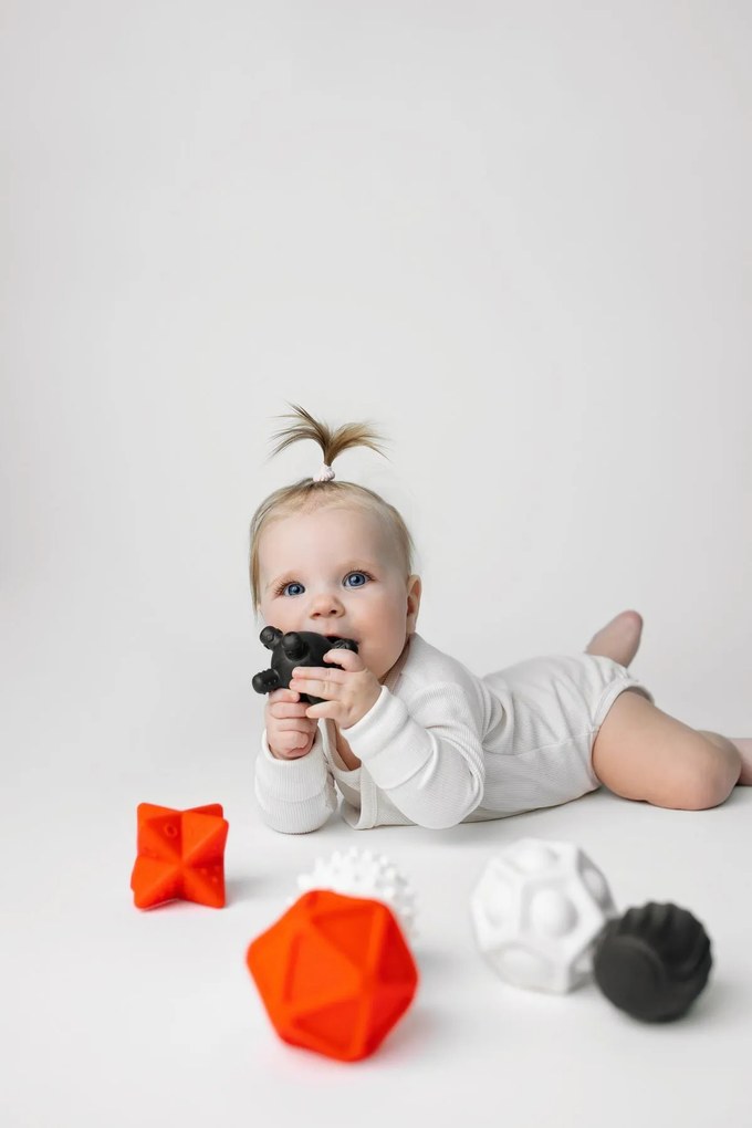 Mom’s Care - senzorické loptičky 6 ks - biele a čierne