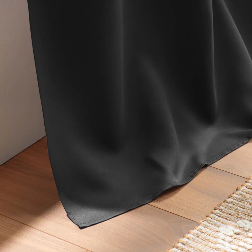 Čierny zatemňovací záves 135x280 cm Occult – douceur d'intérieur