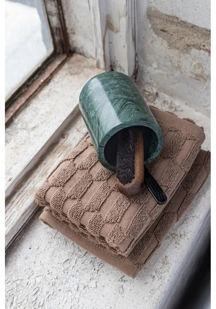 Tmavozelený mramorový téglik na zubné kefky Marble – Mette Ditmer Denmark