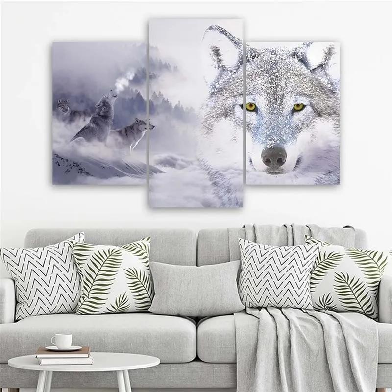 Obraz na plátně třídílný Šedý vlk Oblačný les - 150x100 cm