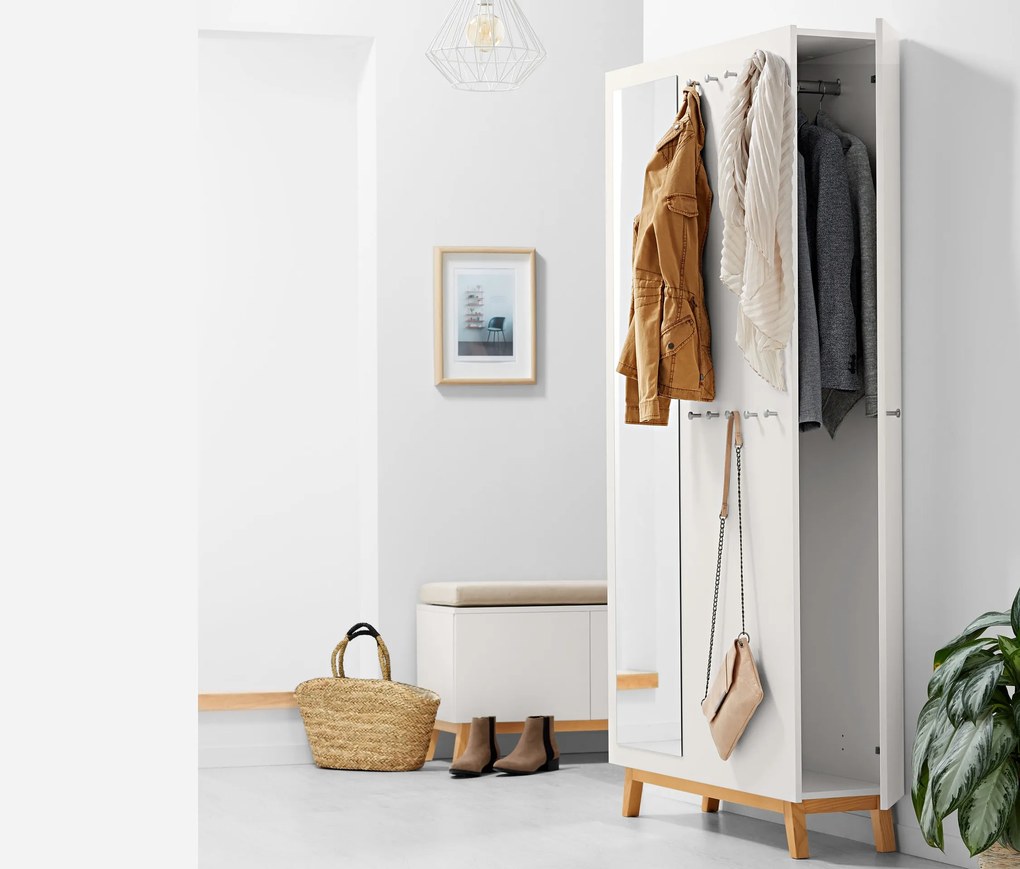 Multifunkčná skriňa do predsiene