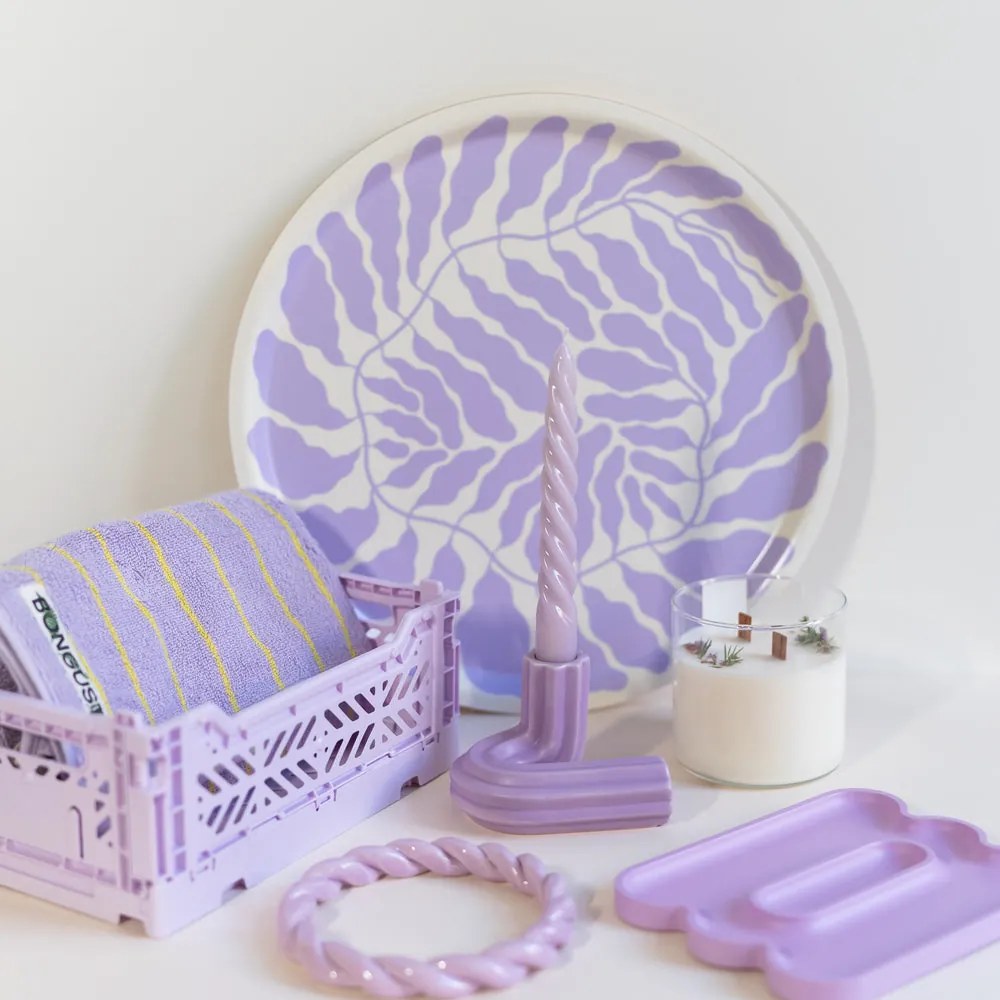Wrap Ilustrovaná tácka drevená Art Trays by Linnéa Andersson okrúhla fialová
