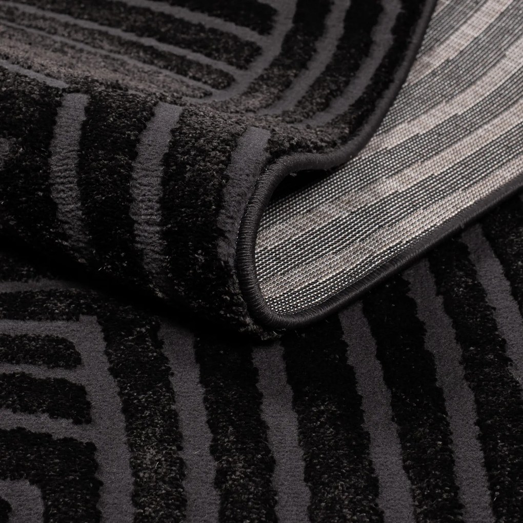 Dekorstudio Jednofarebný koberec FANCY 648 - čierny Rozmer koberca: 140x200cm