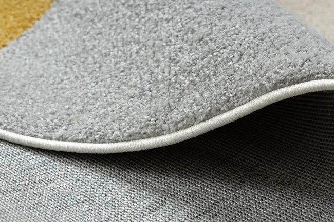 Koberec FUSION Shape 5706 biely / svetlosivý / zlatý