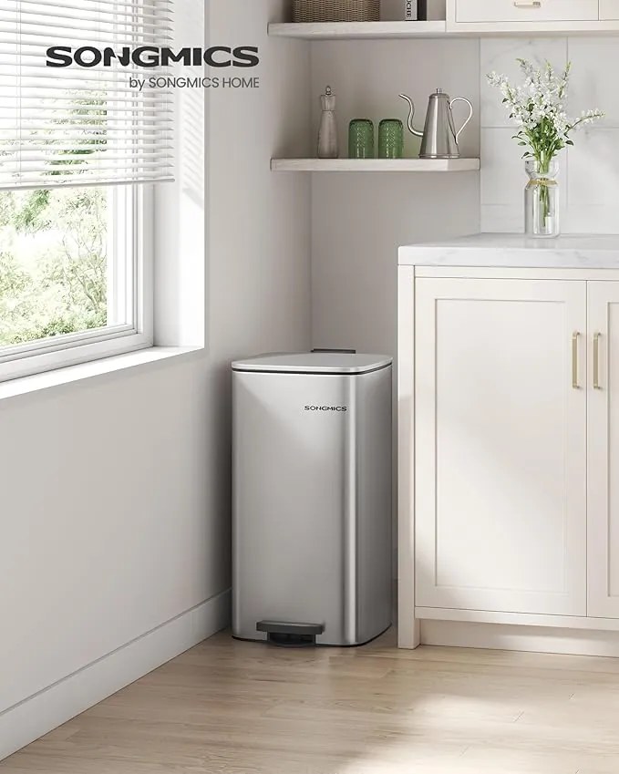 30 litrový oceľový pedalový odpadkový kôš s vnútorným vedrom, metalická strieborná