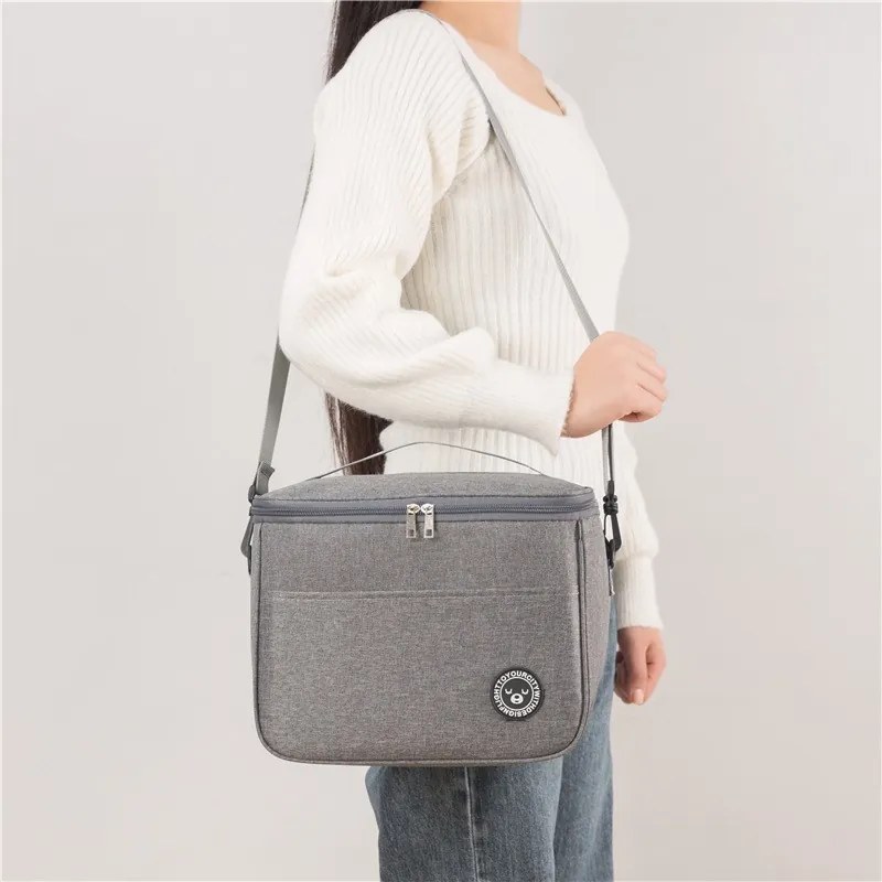 Chladiaca taška YOUR CITY 29x20 cm, čierna