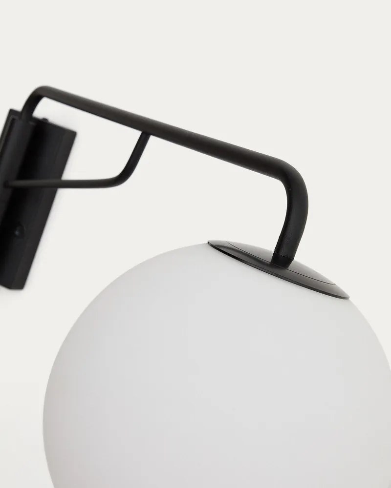 Biele/čierne nástenné svietidlo ø 20 cm Eilo – Kave Home